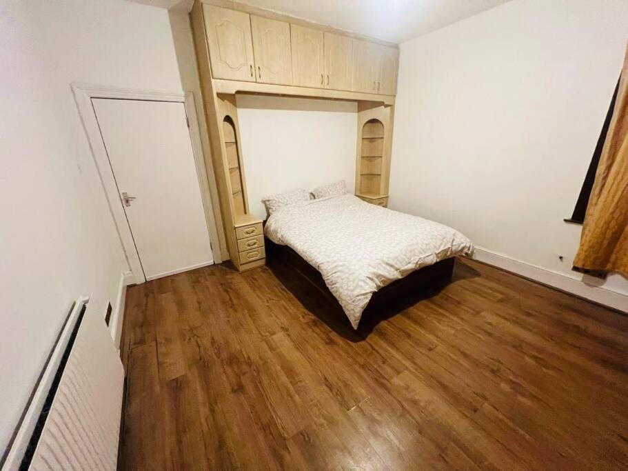 Room In Wembley Appartement *